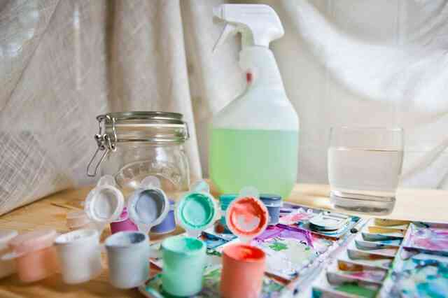 Comment Mélanger des Peintures Acryliques pour Aérographe