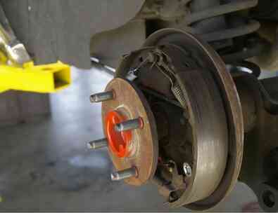 Comment faire pour Changer les Freins Avant sur une 2001 Chevy Malibu
