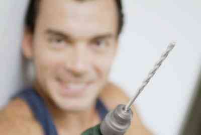 Comment Percer un Trou dans le Plastique