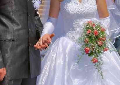 Comment Décorer une Boîte aux lettres pour un Mariage