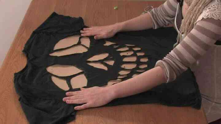 Comment Couper les Crânes Dans une Chemise