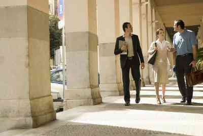 Une Tenue correcte pour un Recrutement universitaire Visiter