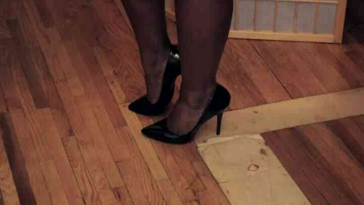 Ce Genre de Chaussures de Haut de Filles Porter Sous une Robe?