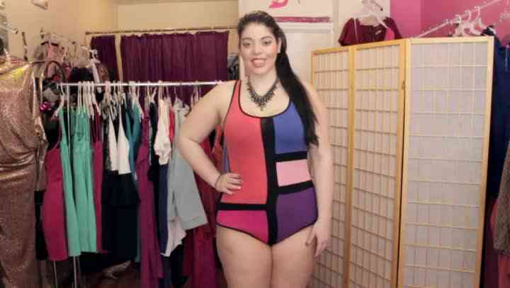 Quel Type de Maillot de bain qui Semble Bon sur une taille de guêpe?