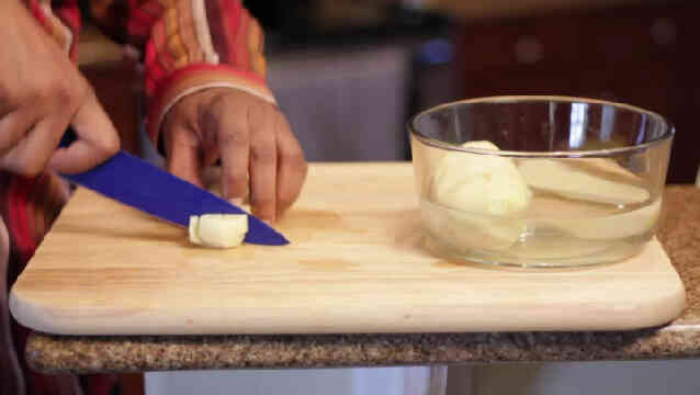 Comment Couper les Pommes de terre En Cubes