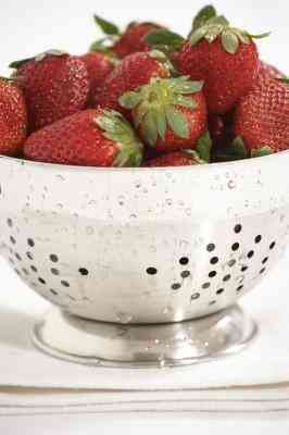 Comment Couper les Fraises Dans les Cœurs