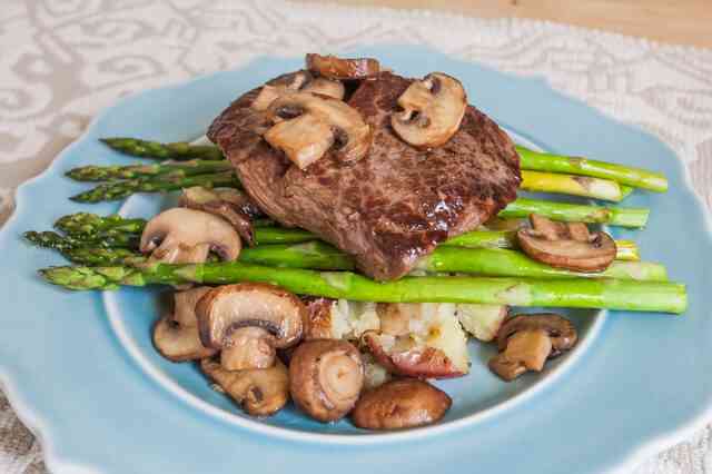 Comment faire Cuire un Filet Mignon Avec une Poêle en Fonte