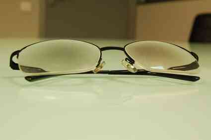 Comment Réparer une rayure sur la Transition Verres de Lunettes