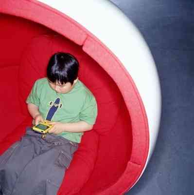 Comment Charger une Game Boy Advance SP Sans Chargeur