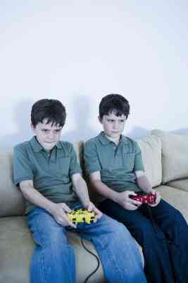 Quelle Est la Différence Entre la PS3 Fat & Slim?