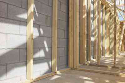 Comment Clouer un Mur de Cadre