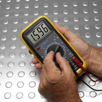 Comment Utiliser le Multimètre Numérique DT9205A