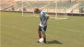 Comment Faire un arc-en-ciel Coup de pied dans le Football