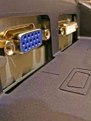 Quelle Est la Différence Entre DVI & les Connexions VGA?