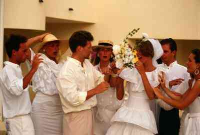 Ajouter les Manches de la Pac sur une Robe de Mariée ou une Robe