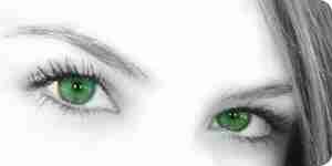 Femme aux yeux verts