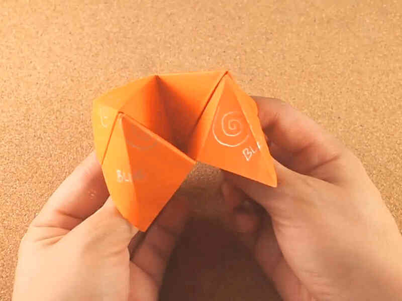 Comment Faire un coin-coin (Origami diseuse de bonne aventure)