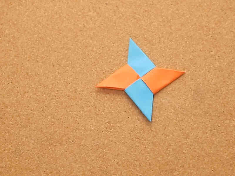 Comment Faire une Étoile Ninja de Papier Carré