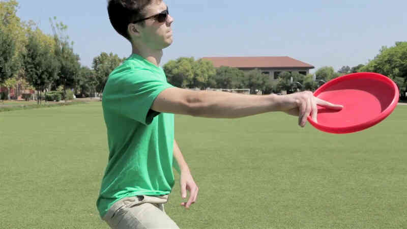Comment Lancer un Frisbee en Coup droit
